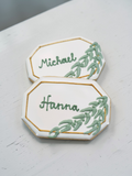 Namenskarte mit Zweigen und Blättern, weiß, gold, grün, 9 cm - Fest Keks : Lebkuchen & Kekse für alle festlichen Anlässe