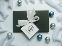 Weihnachtsgeschenk aus Lebkuchen im Geschenkkarton (11x18cm) von Festkeks -weiß, silber