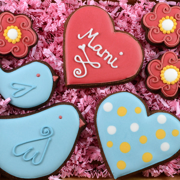 Handmade Geschenk zum Muttertag. Vögel, Herzen, Blumen Cookies im Geschenkkarton mit Grußkarte. Blau