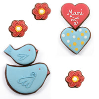 Handmade Geschenk zum Muttertag. Vögel, Herzen, Blumen Cookies im Geschenkkarton mit Grußkarte. Blau