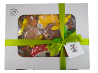 Woodland Collection Das große Geschenkpaket: 12 große, handdekorierte Kekse im Geschenkkarton (34x28x7.5 cm)