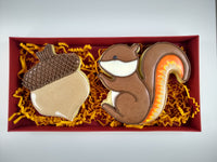 Woodland Collection Eichhörnchen mit einer großen Eichel. Kekse im Geschenkkarton. Personalisierbar