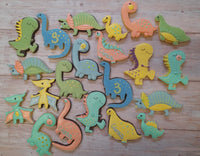 VEGAN - Dinosaurier Keksgeschenk-Set, 10 große Dino Kekse. Personalisierbar Verpackung: Geschenkkarton (35 x 28 cm) mit Satinband